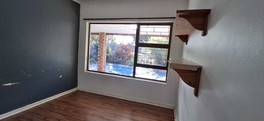 4 Bedroom Property for Sale in Nahoon Valley Park Eastern Cape